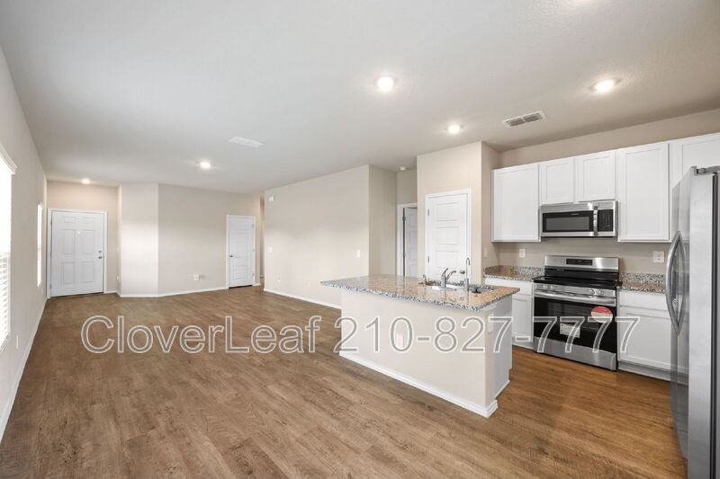 3031 Laguna Clfs - Photo 6 of 14