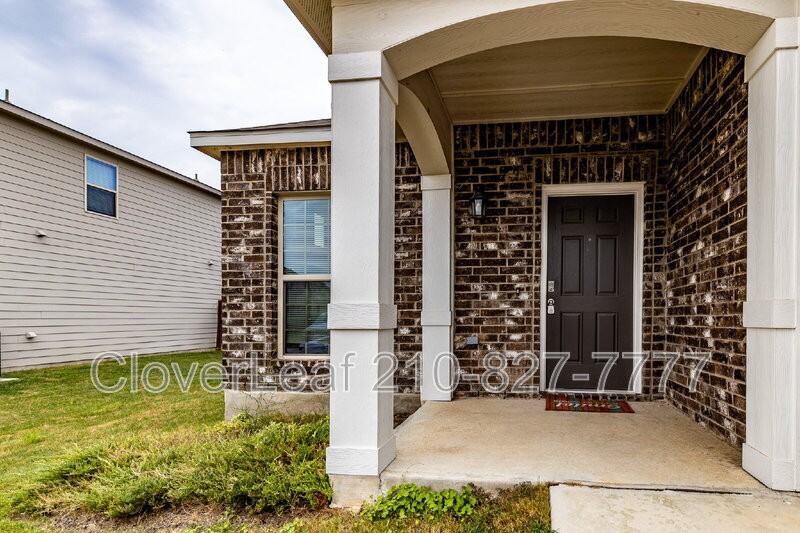 720 Red Barn Bnd - Photo 4 of 34