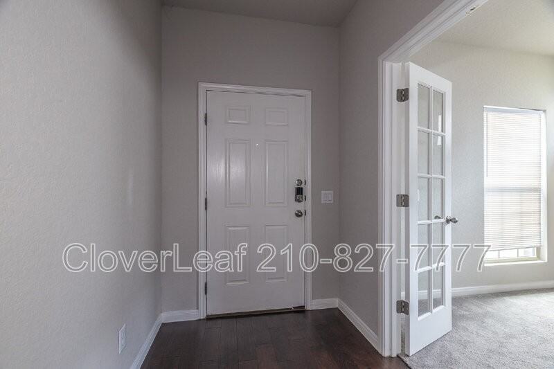 720 Red Barn Bnd - Photo 5 of 34