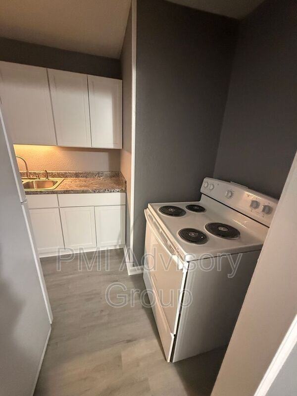 305 Se 33rd Ter - Photo 3 of 8
