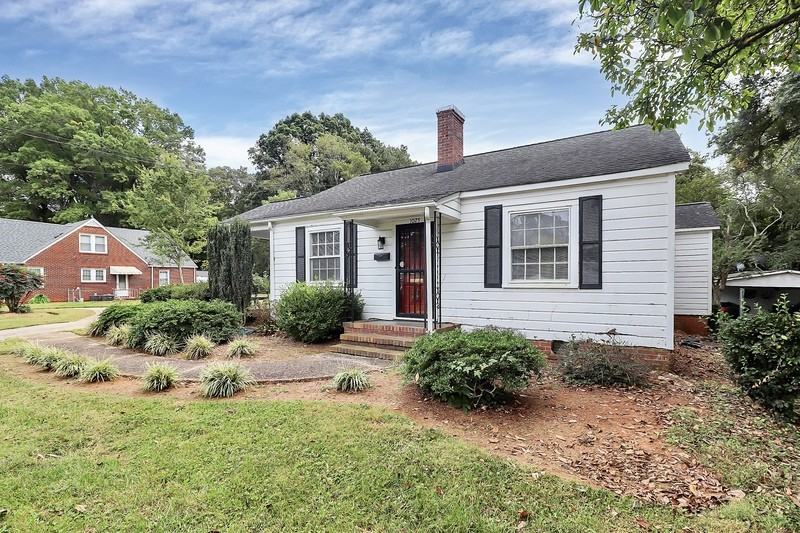 1025 Druid Cir - Photo 2 of 24