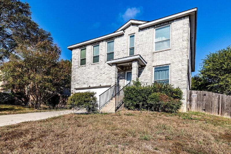 9119 Spiral Woods - Photo 2 of 35