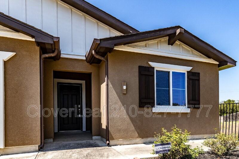 10423 Legacy Cove - Photo 3 of 24