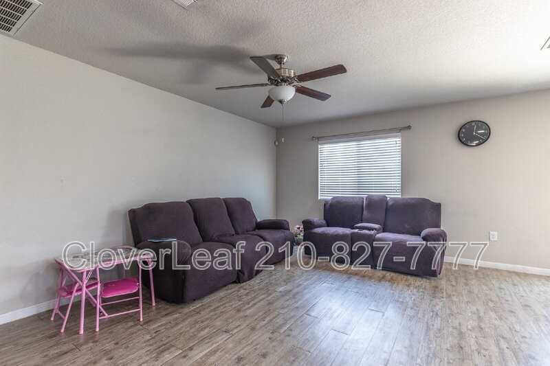 10423 Legacy Cove - Photo 6 of 24