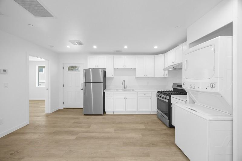 308 North Catalina Avenue #4 - Photo 3 of 14