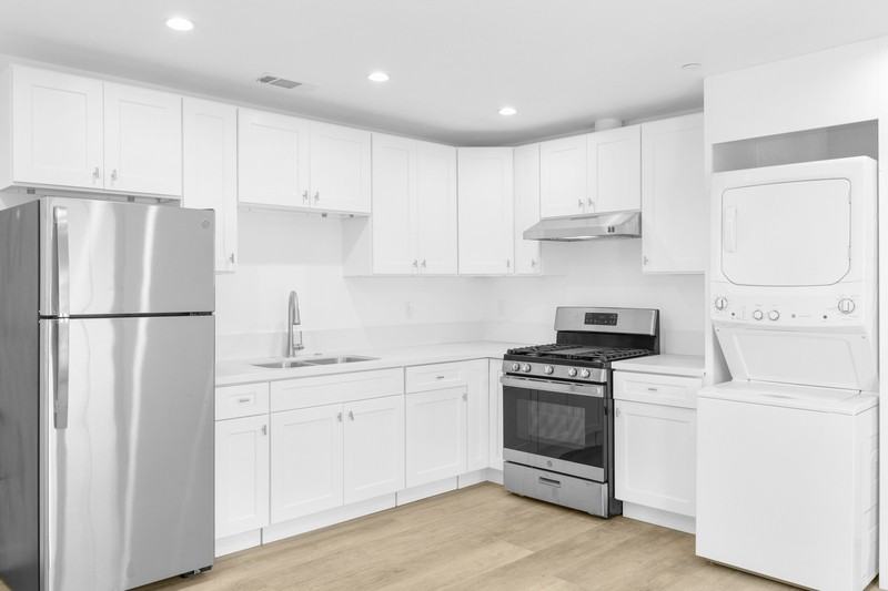 308 North Catalina Avenue #4 - Photo 4 of 14