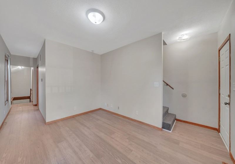 816 C St - Photo 3 of 18