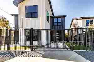 featured image of 414 Montana St #102