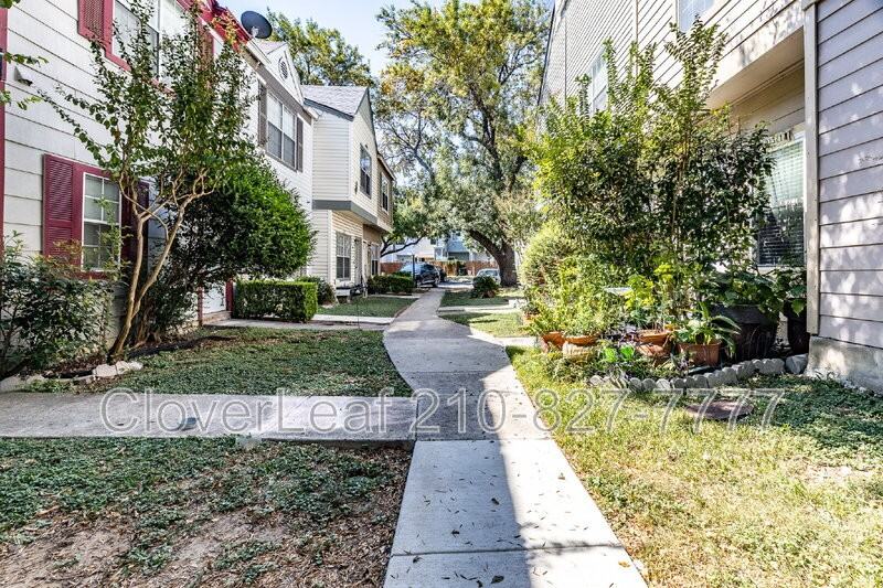 1933 Crossgate Park - Photo 4 of 20
