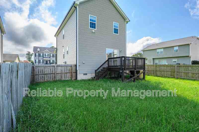 304 Houston Ln - Photo 2 of 27