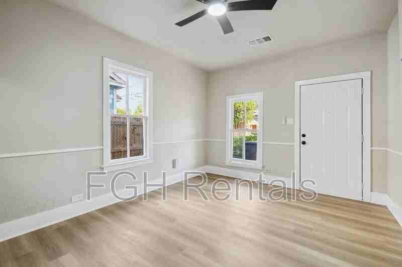 2332 E Houston St - Photo 6 of 12