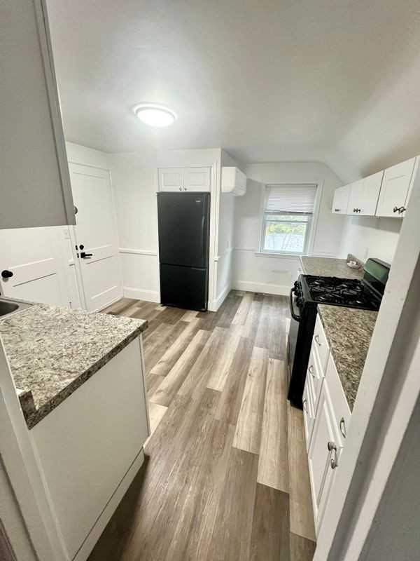 182 Norfolk Ave - Photo 3 of 9
