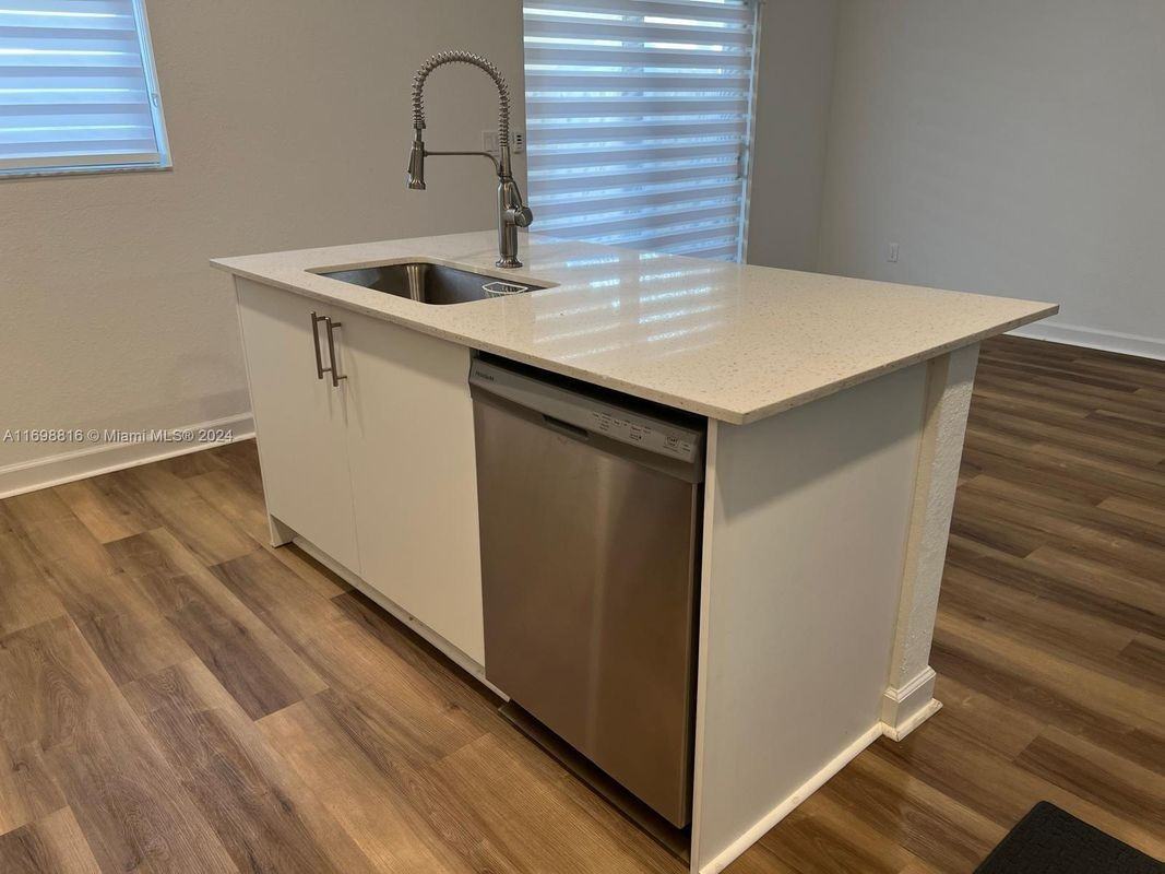 256 Sw 159th Ter - Photo 3 of 9