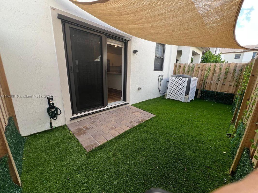 256 Sw 159th Ter - Photo 6 of 9