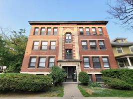 featured image of 6259 N Lakewood Ave #3