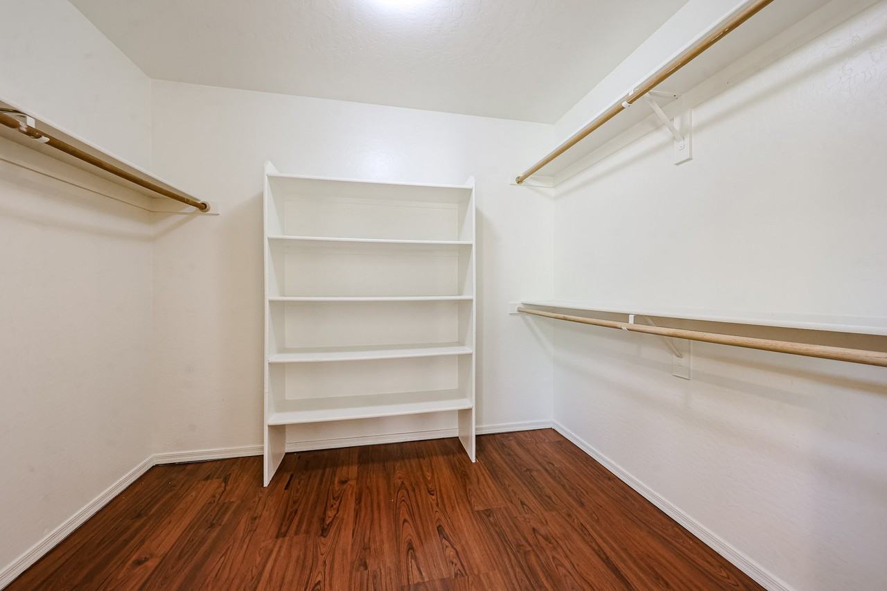 9202 W Mackenzie Dr - Photo 4 of 29