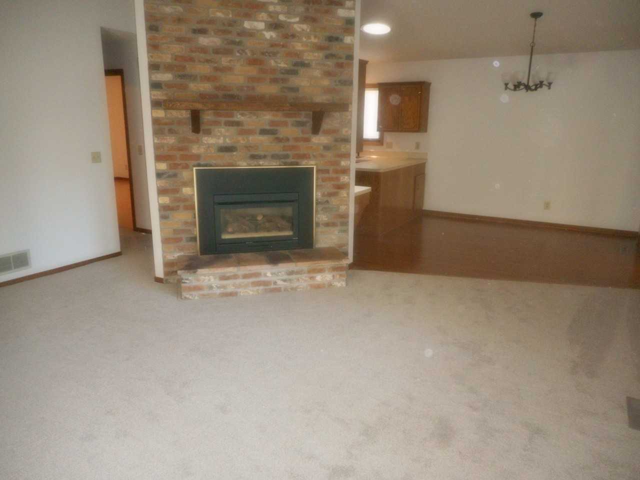 4755 Upland Ln N - Photo 2 of 17