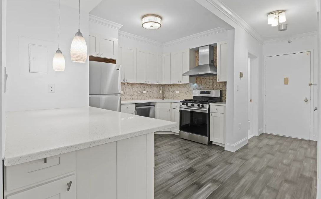 8629 155th Ave - Photo 2 of 5