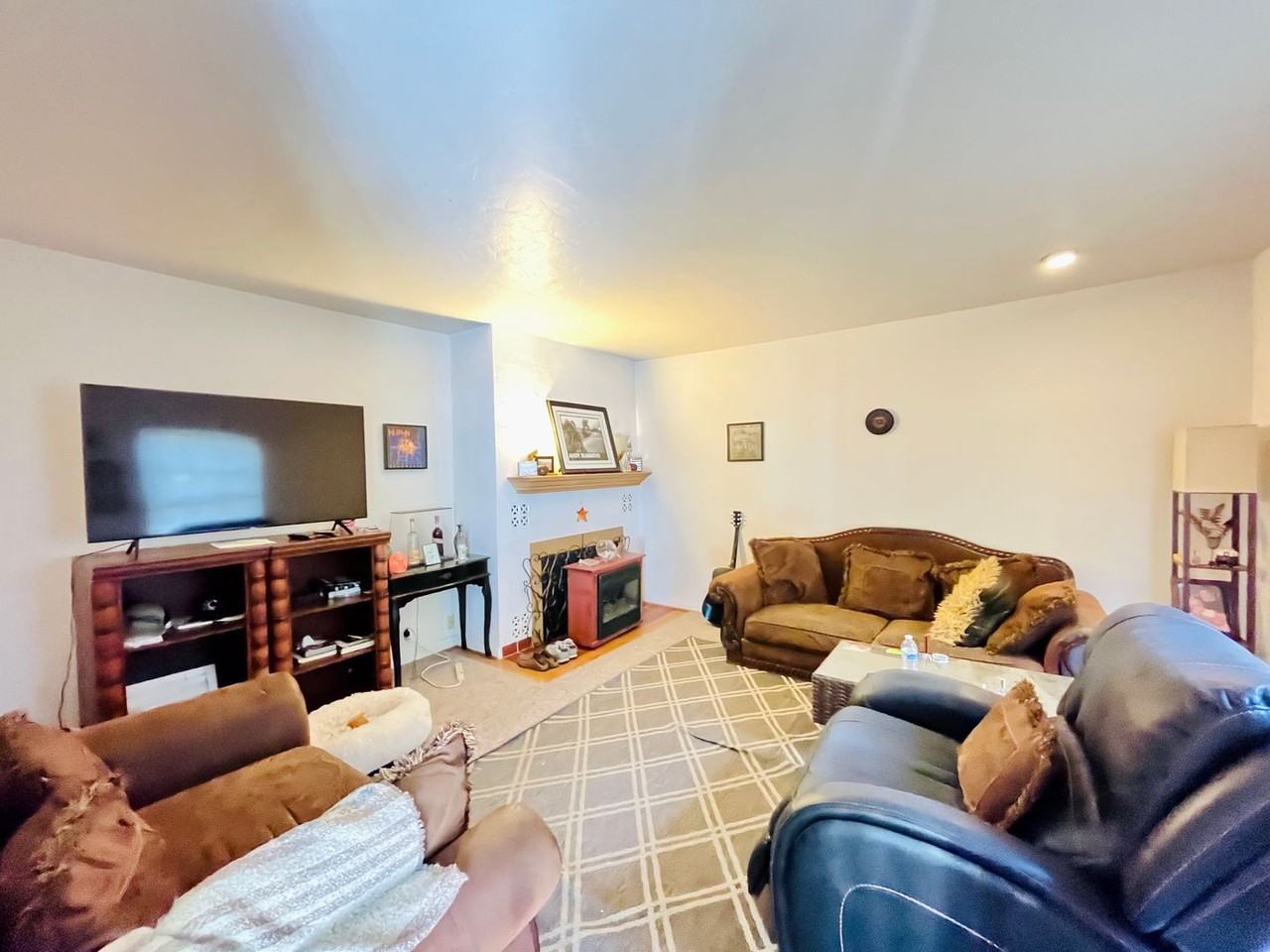 293 S Halcyon Rd - Photo 2 of 16