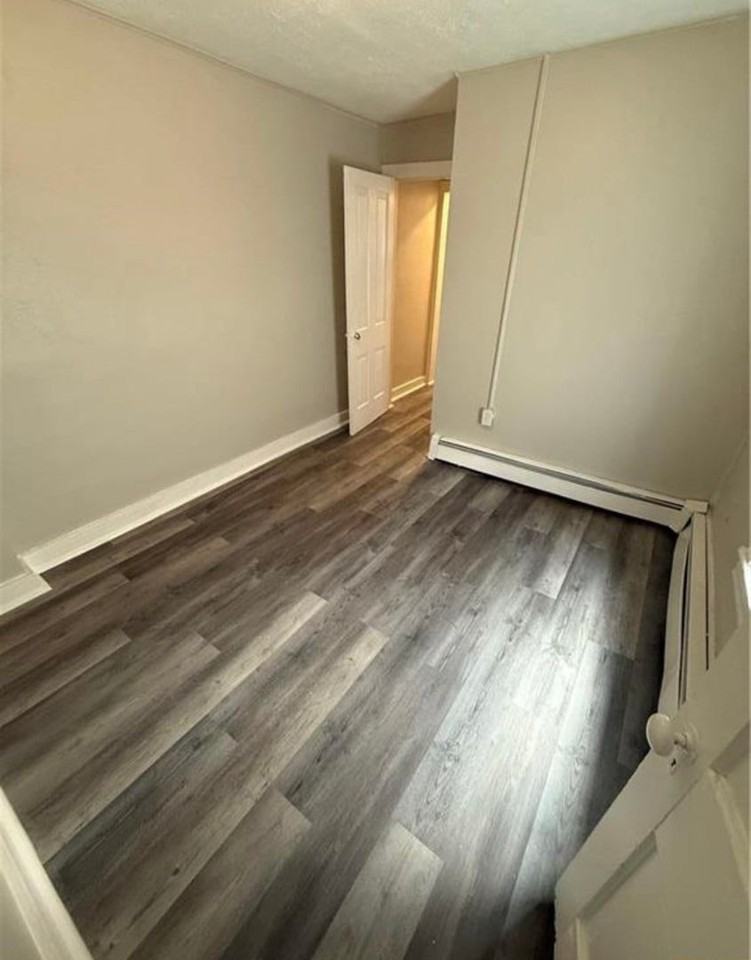 60 Luzerne Street - Photo 4 of 11