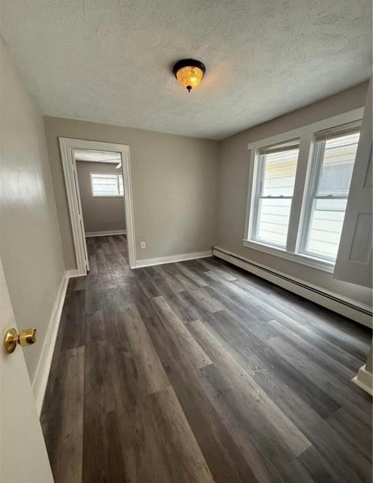 60 Luzerne Street - Photo 5 of 11