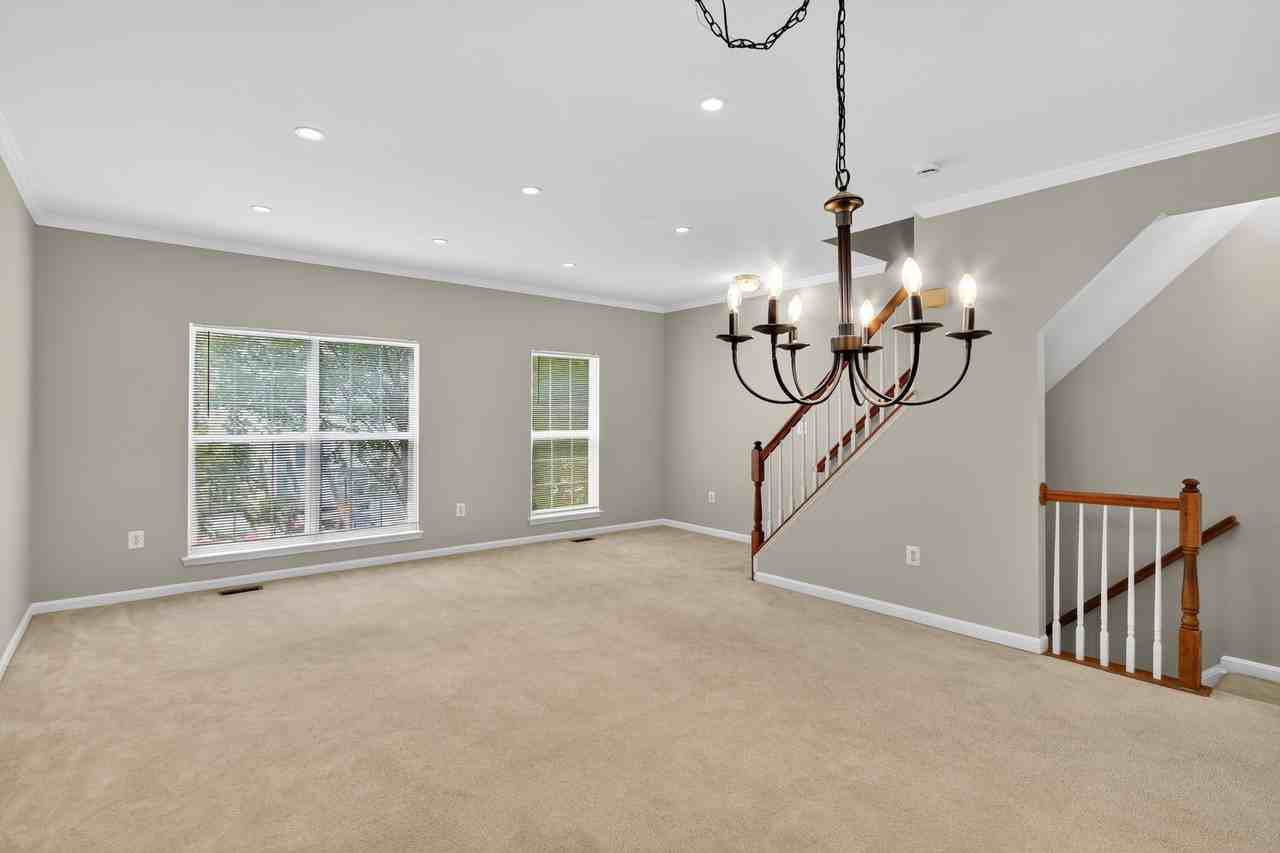 8611 Ellesmere Way - Photo 3 of 21