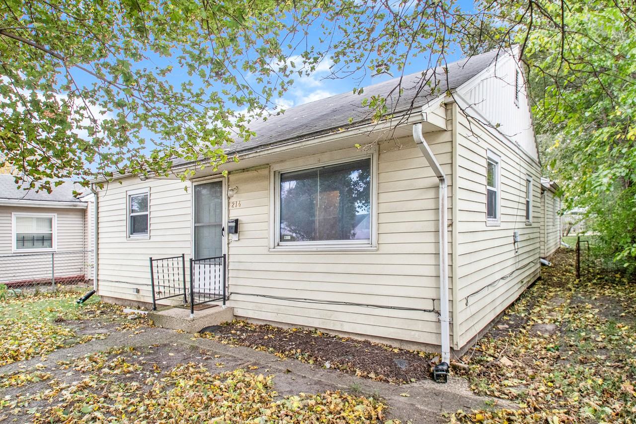 214 N Wellington St - Photo 3 of 22