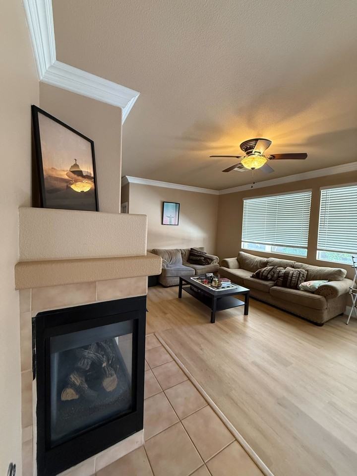 2416 Brockton Way #NA - Photo 3 of 5