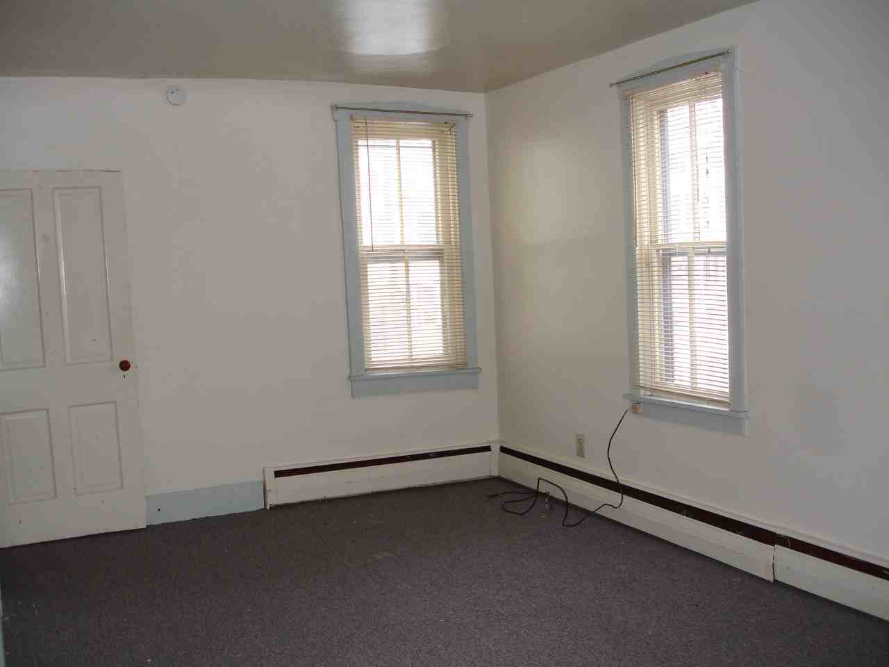 112 Washington St - Photo 3 of 9