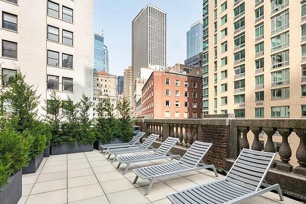 Maiden Ln #2307 - Photo 7 of 9