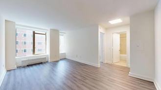 Hanover Sq #9L - Photo 1 of 1