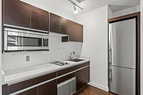 John St #1607 - Photo 4 of 20