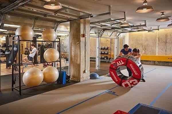 Pine St #3204 - Photo 4 of 17