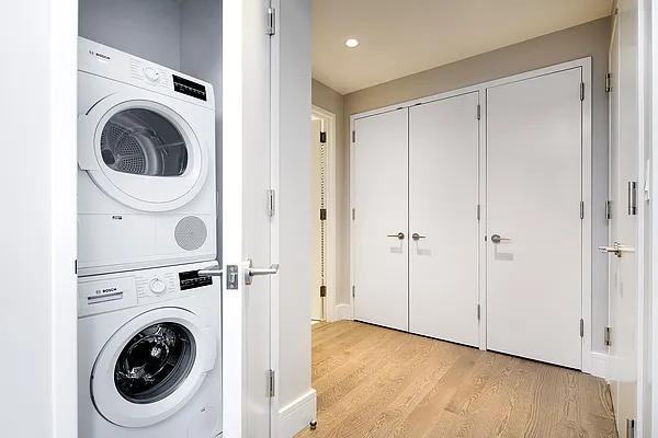 E 14th St #315 - Photo 3 of 6