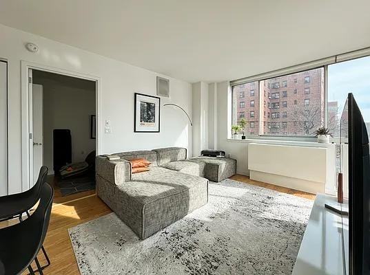 E 2nd St #5J - Photo 3 of 20