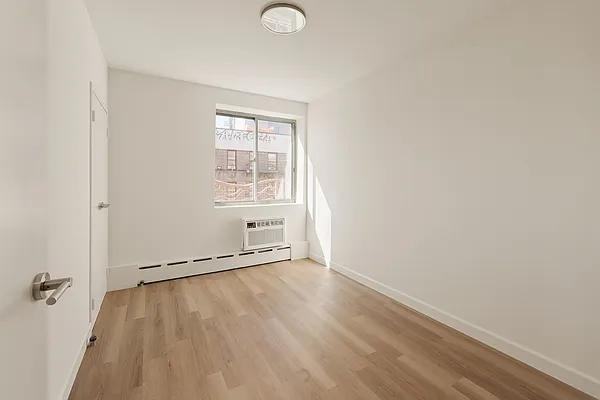 E 2nd St #6E - Photo 4 of 20