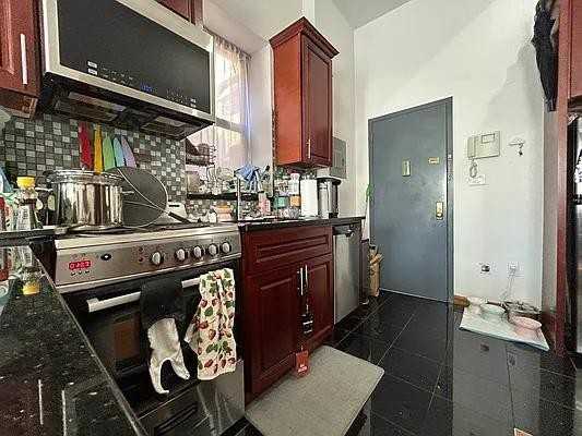 E 2nd St #47 - Photo 6 of 20