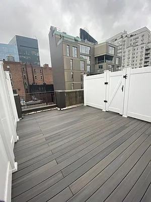 E 10th St #PHL - Photo 3 of 4