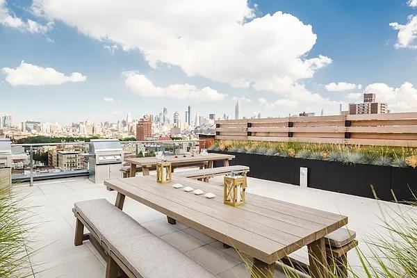 E 6th St #6P - Photo 6 of 13