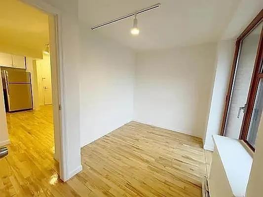 E 7th St #506 - Photo 3 of 20