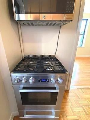 E 13th St #22 - Photo 3 of 20