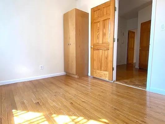 E 13th St #22 - Photo 6 of 20