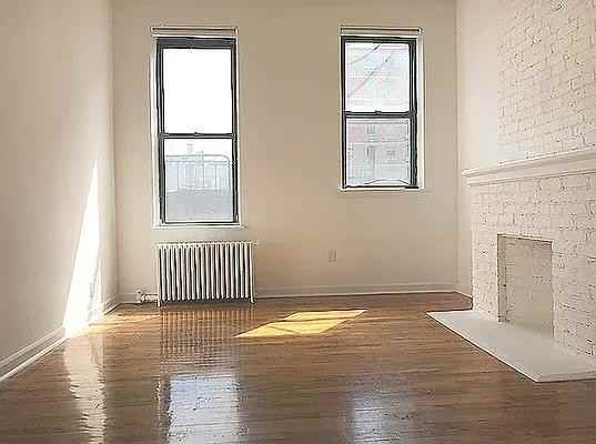 E 10th St #5B - Photo 2 of 16