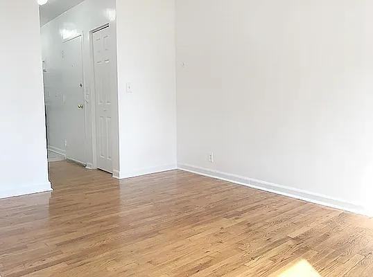 E 10th St #5B - Photo 3 of 16