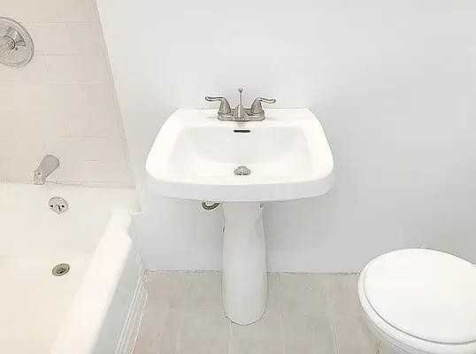 E 10th St #5B - Photo 5 of 16