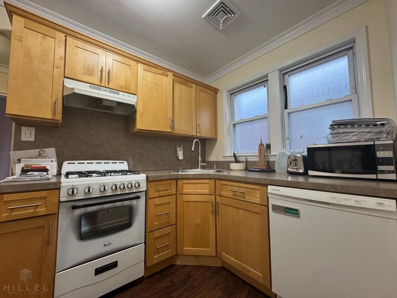 166th St #2 - Photo 3 of 10