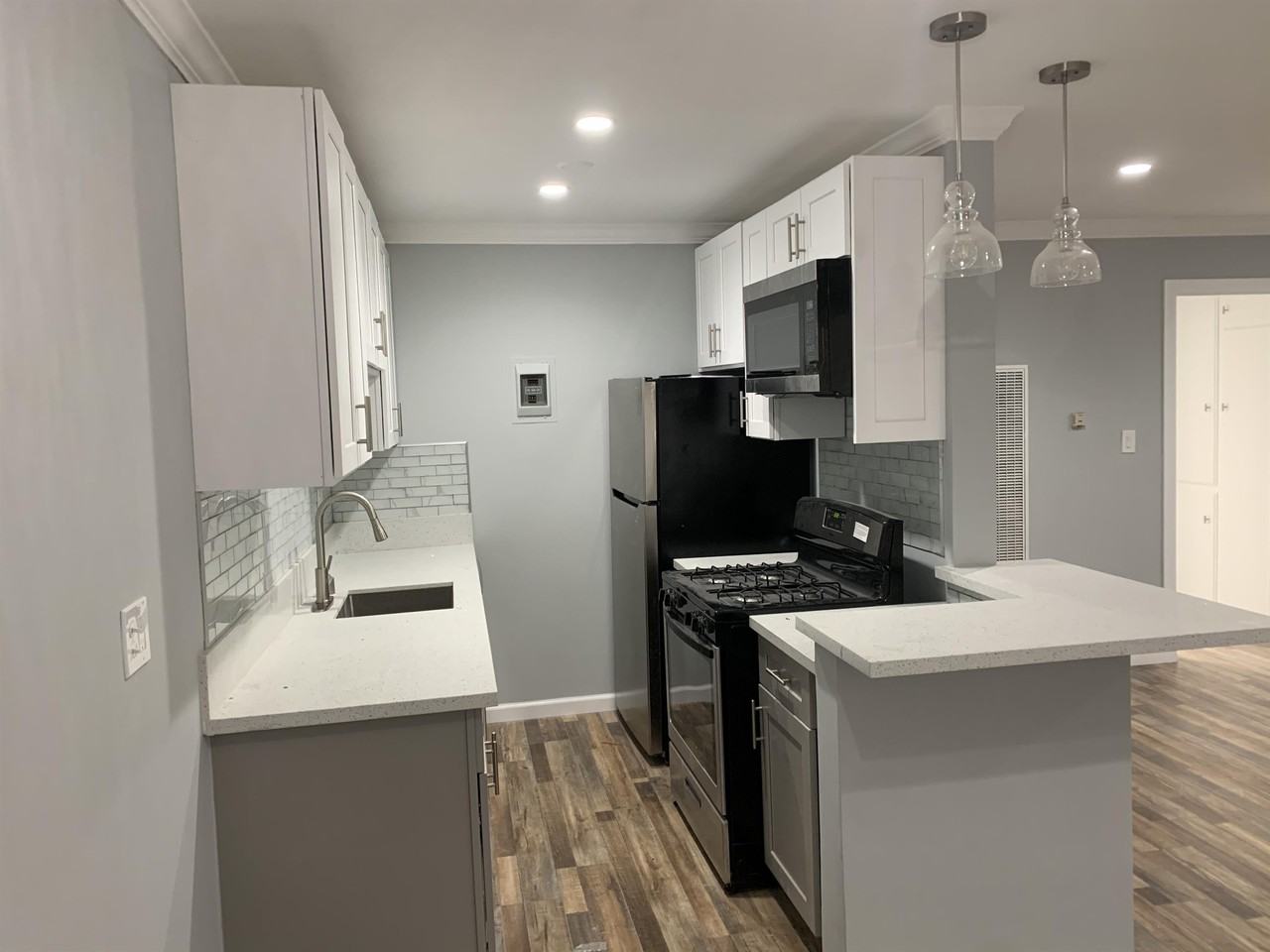 122 North Commonwealth Avenue - Photo 4 of 14