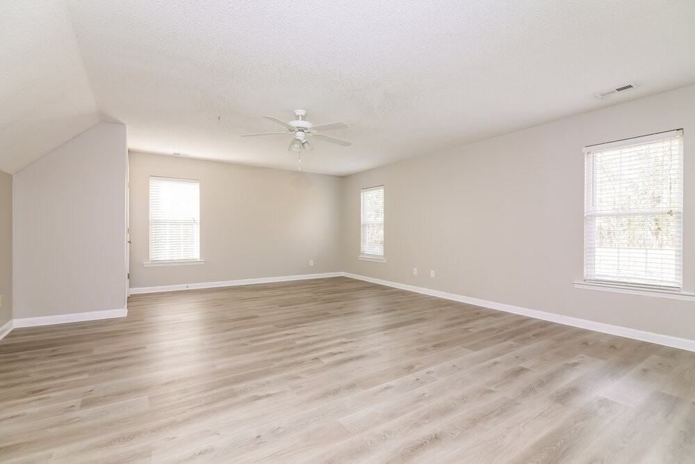 128 Pondfield Ct - Photo 4 of 17