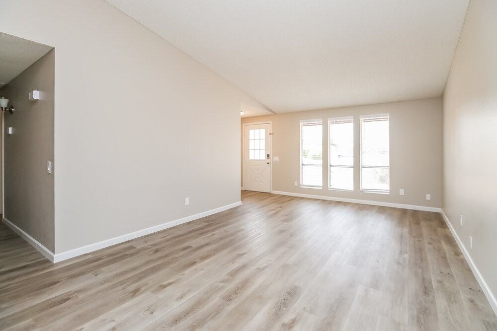 739 S 75th St - Photo 6 of 16