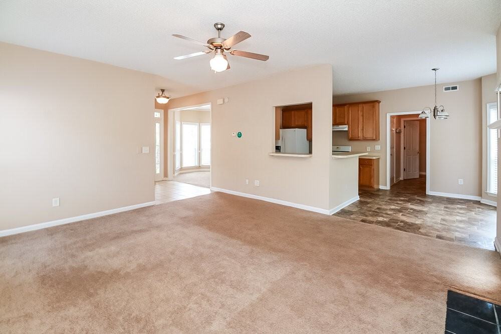 319 Freeman Forest Dr - Photo 4 of 17